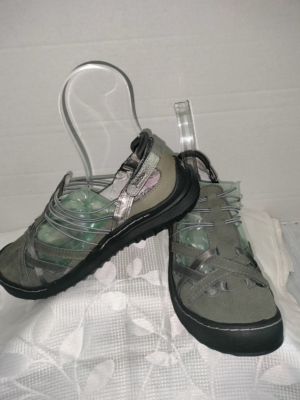 Women's Jambu Gray Outdoor Sandal with Metallic Accent Sz 9M